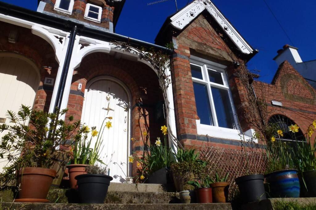 Enchanting One Bed Split-Level Cottage โรสเทรวอร์ ภายนอก รูปภาพ