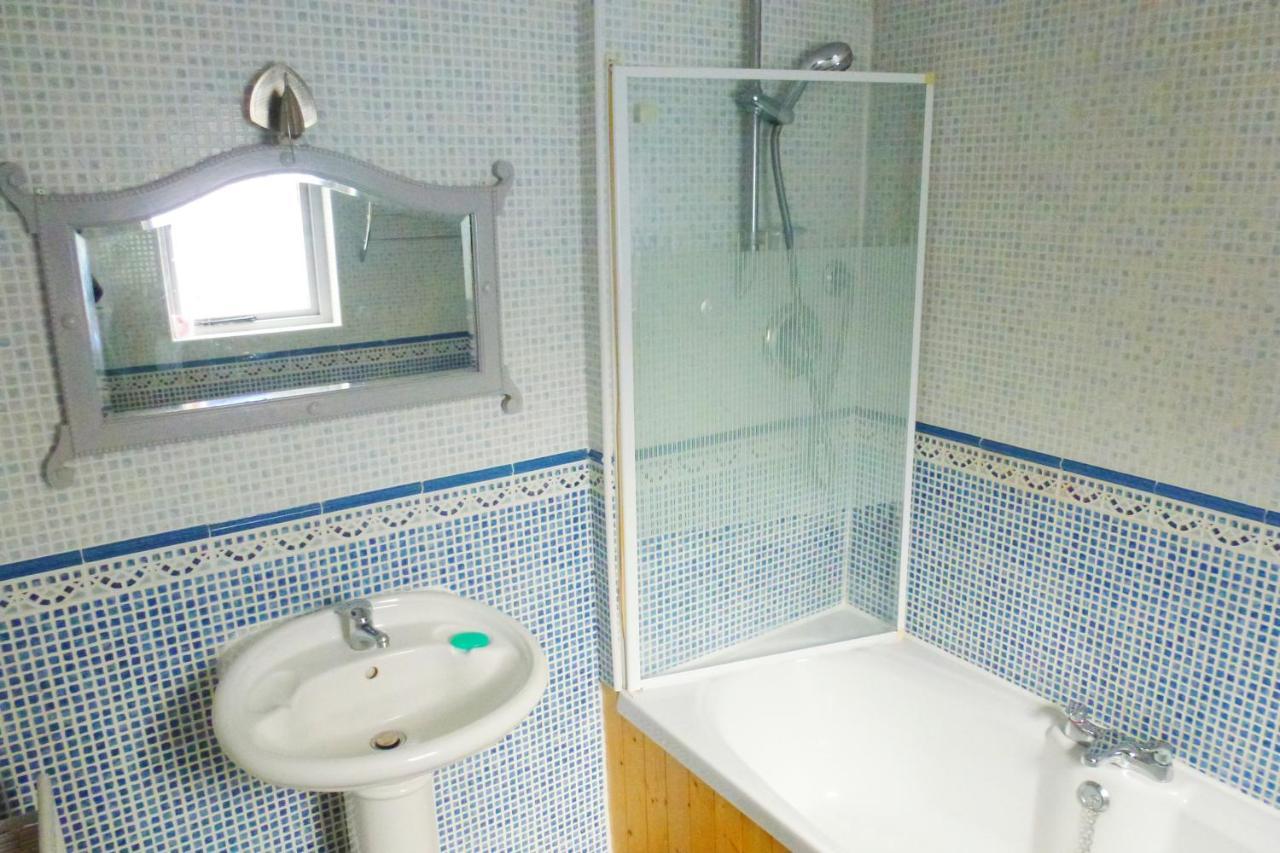 Enchanting One Bed Split-Level Cottage โรสเทรวอร์ ภายนอก รูปภาพ